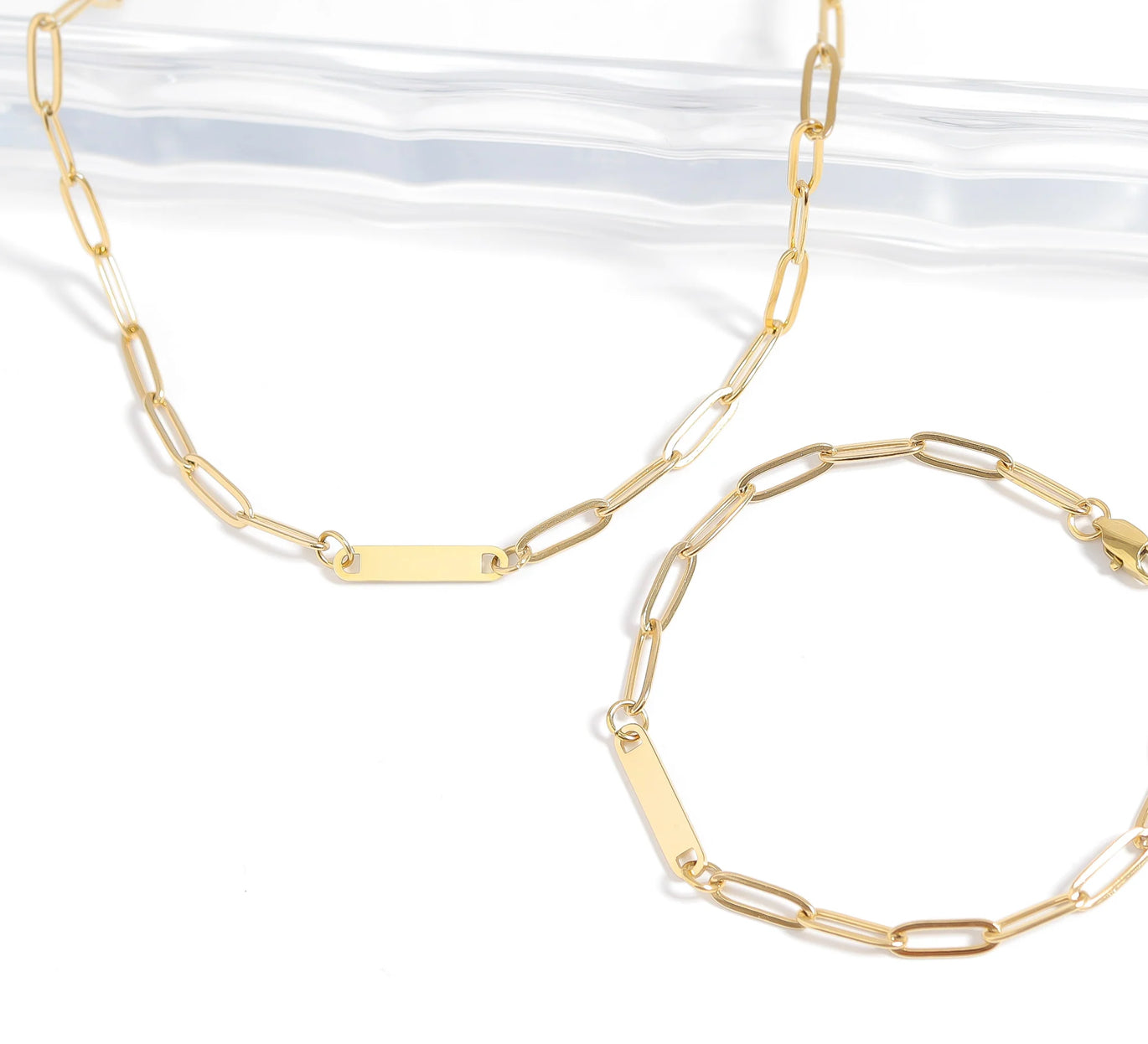 Engravable Paperclip Bar Necklace in Gold