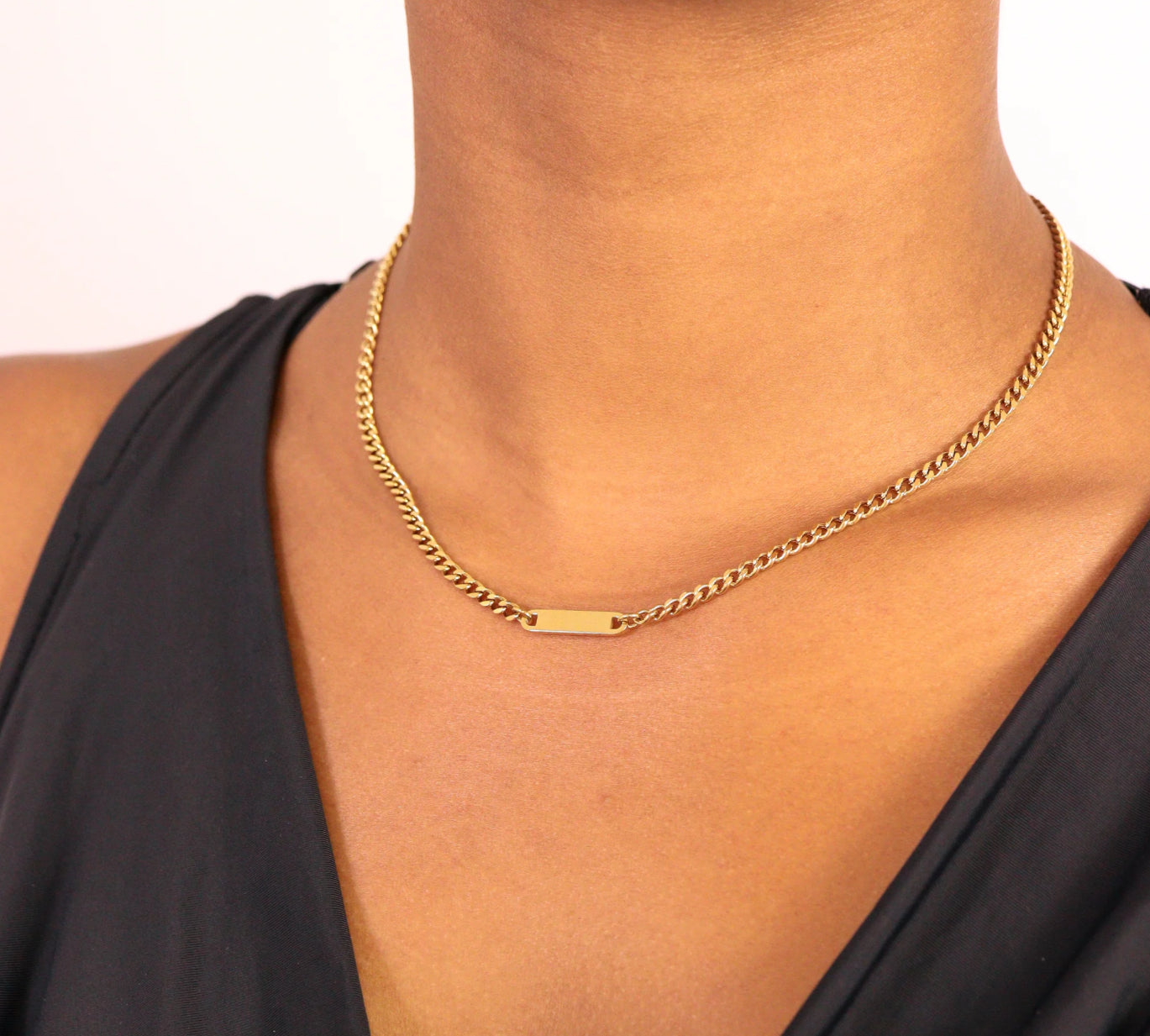 Engravable Curb Chain Bar Necklace in Gold
