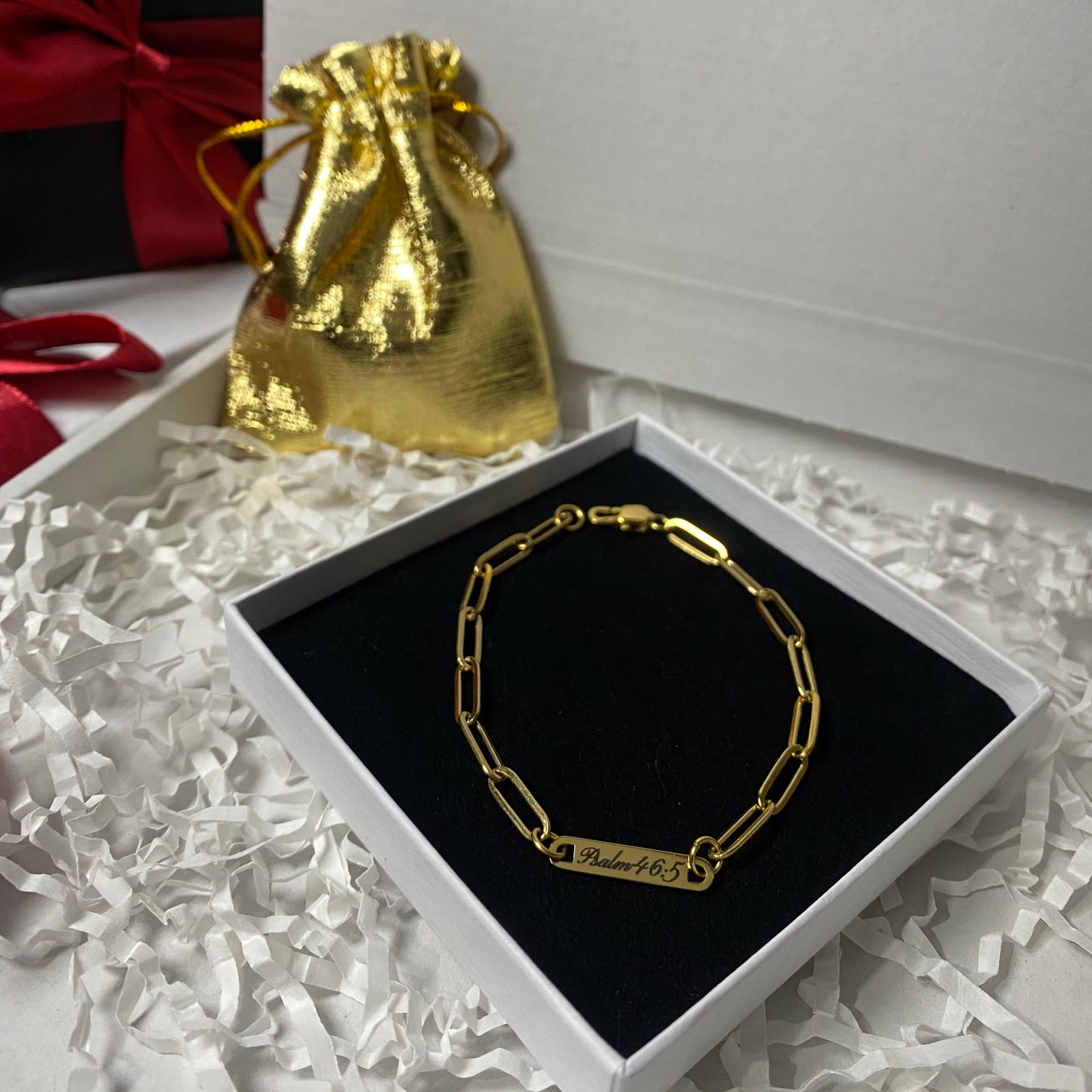 Engravable Paperclip Bar Bracelet in Gold