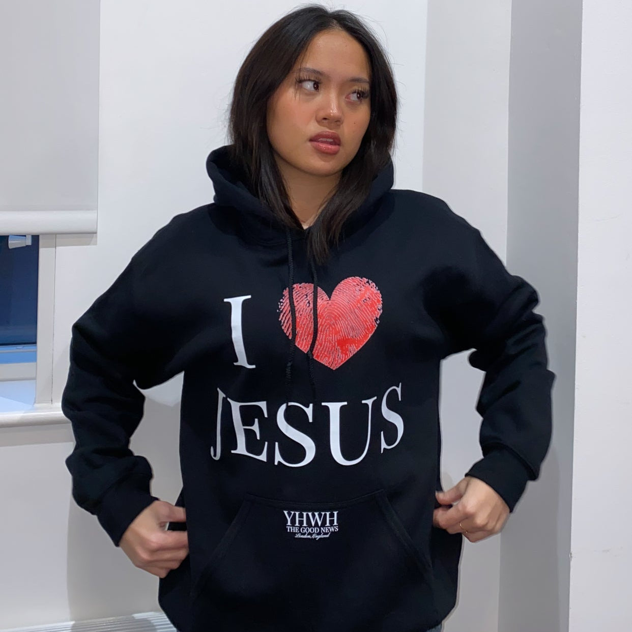 I LOVE JESUS HOODIE - BLACK