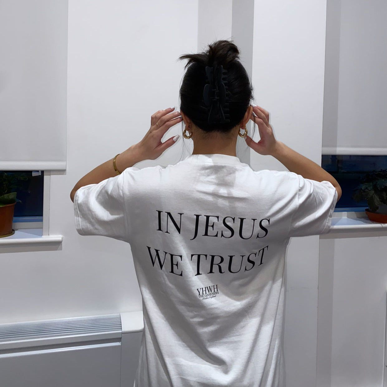 IN JESUS WE TRUST TEE - WHITE