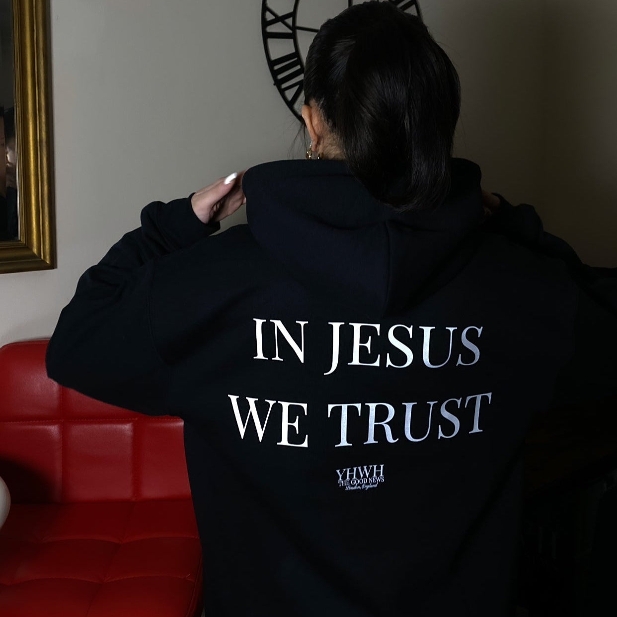 IN JESUS WE TRUST HOODIE - BLACK